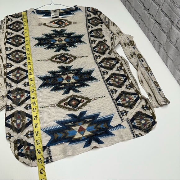 Vocal Cream and Blue Aztec Sweatshirt size medium - Picture 4 of 7